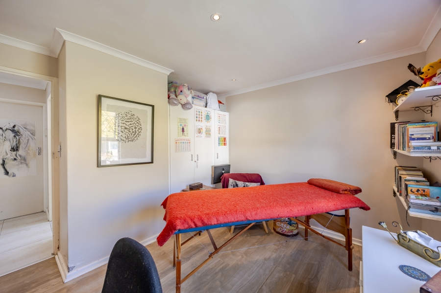 2 Bedroom Property for Sale in Lakeside Western Cape